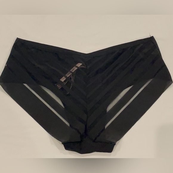 NEW WITH TAGS VICTORIA’S SECRET SIZE S SEAMLESS HIPHUGGER PANTIES - Picture 3 of 7